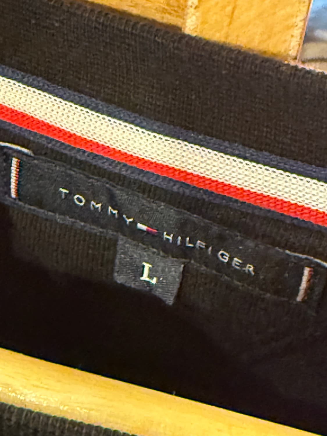 타미힐피거 자수로고 블랙 맨투맨 상품이미지2