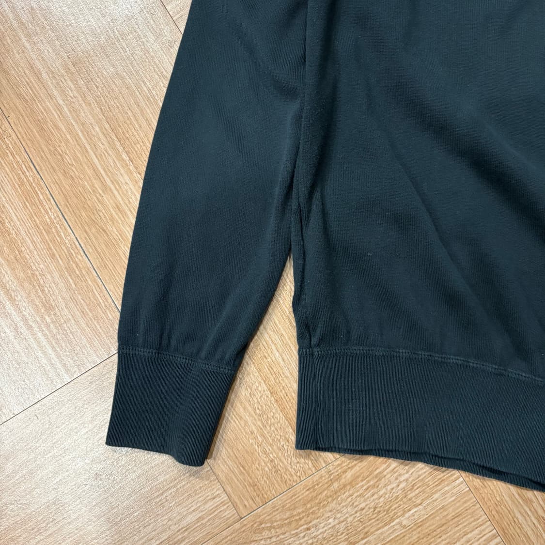 씨피컴퍼니 절개 디테일 니트 상품이미지8