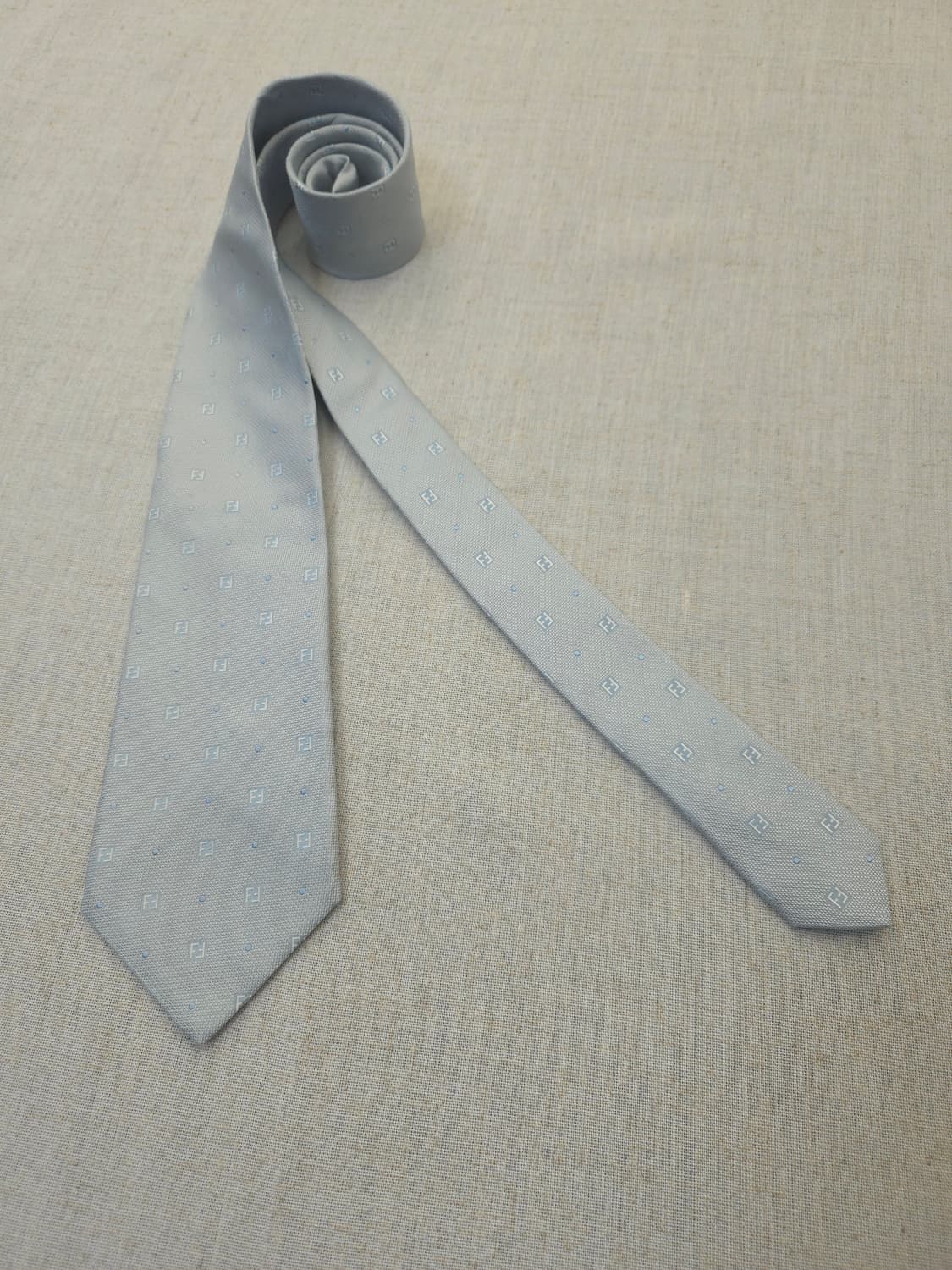 펜디 FF로고 견100% 넥타이 하늘색 상품이미지6