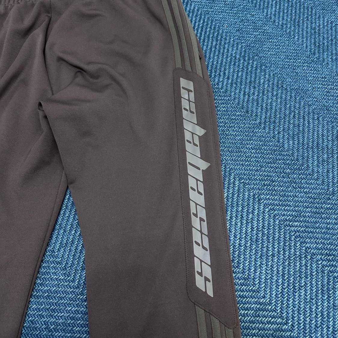 [M] 아디다스 X 이지 칼라바사스 트랙 팬츠 상품이미지2