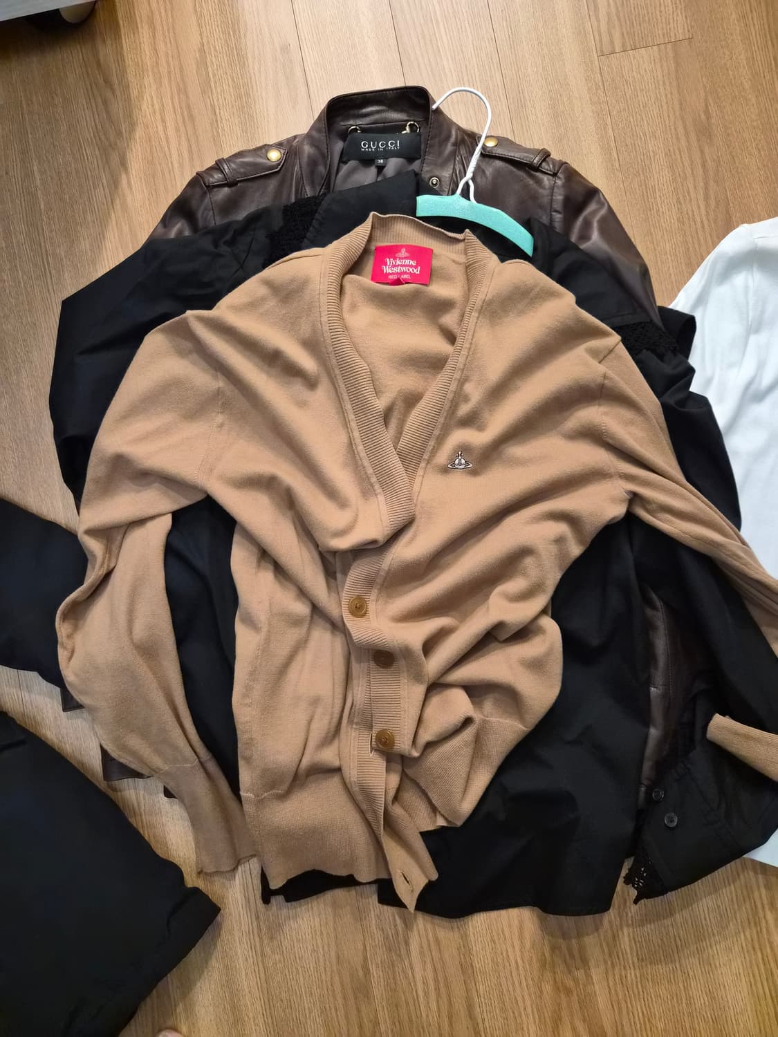 비비안웨스트 우드 가디건 상품이미지1