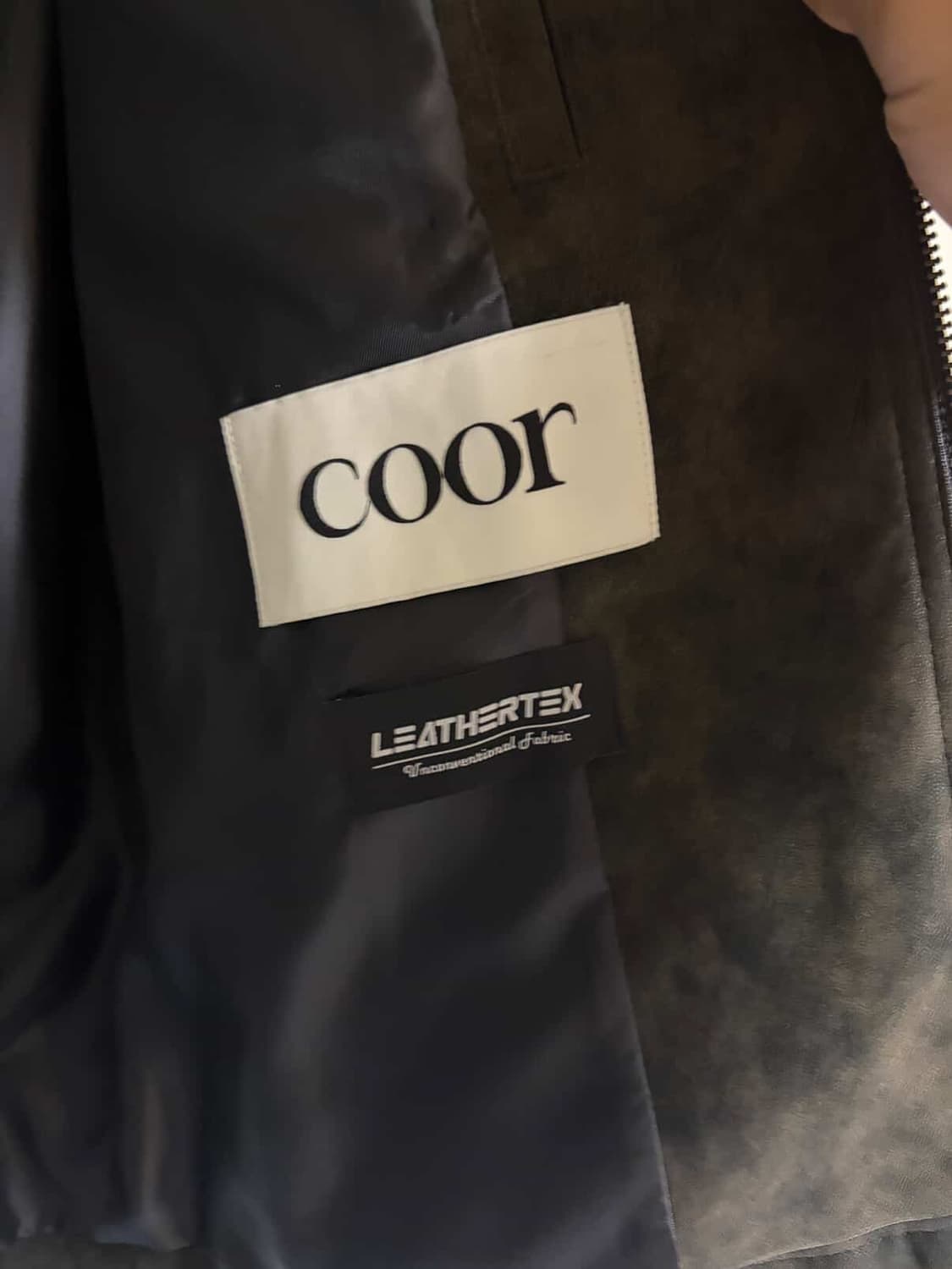 COOR 페이크 스웨이드 커브 라인 점퍼 (블랙브라움) 상품이미지3