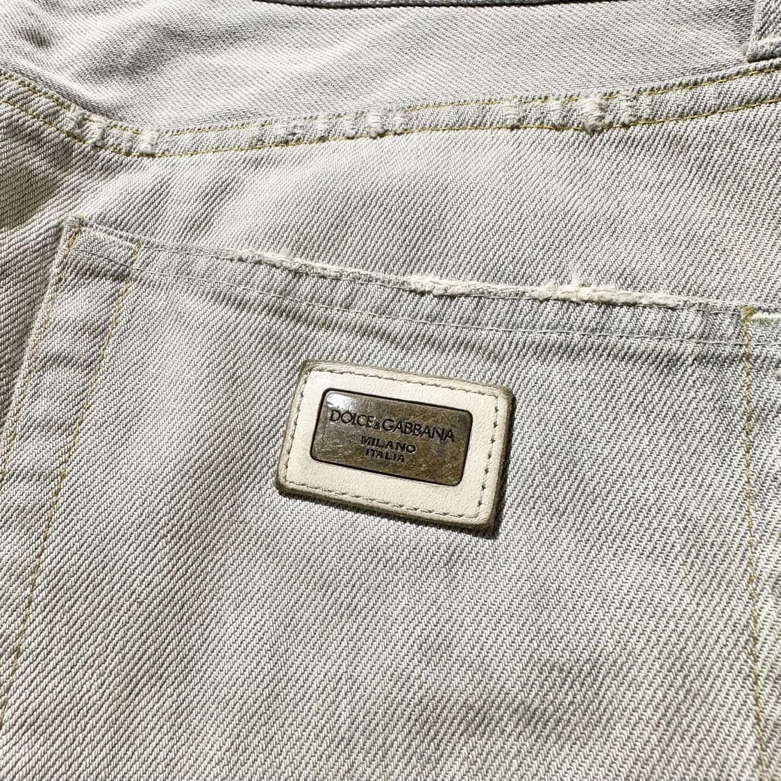 (매장판) 돌체 앤 가바나 메탈 플레이트 디스트레스드 데님 팬츠 상품이미지4