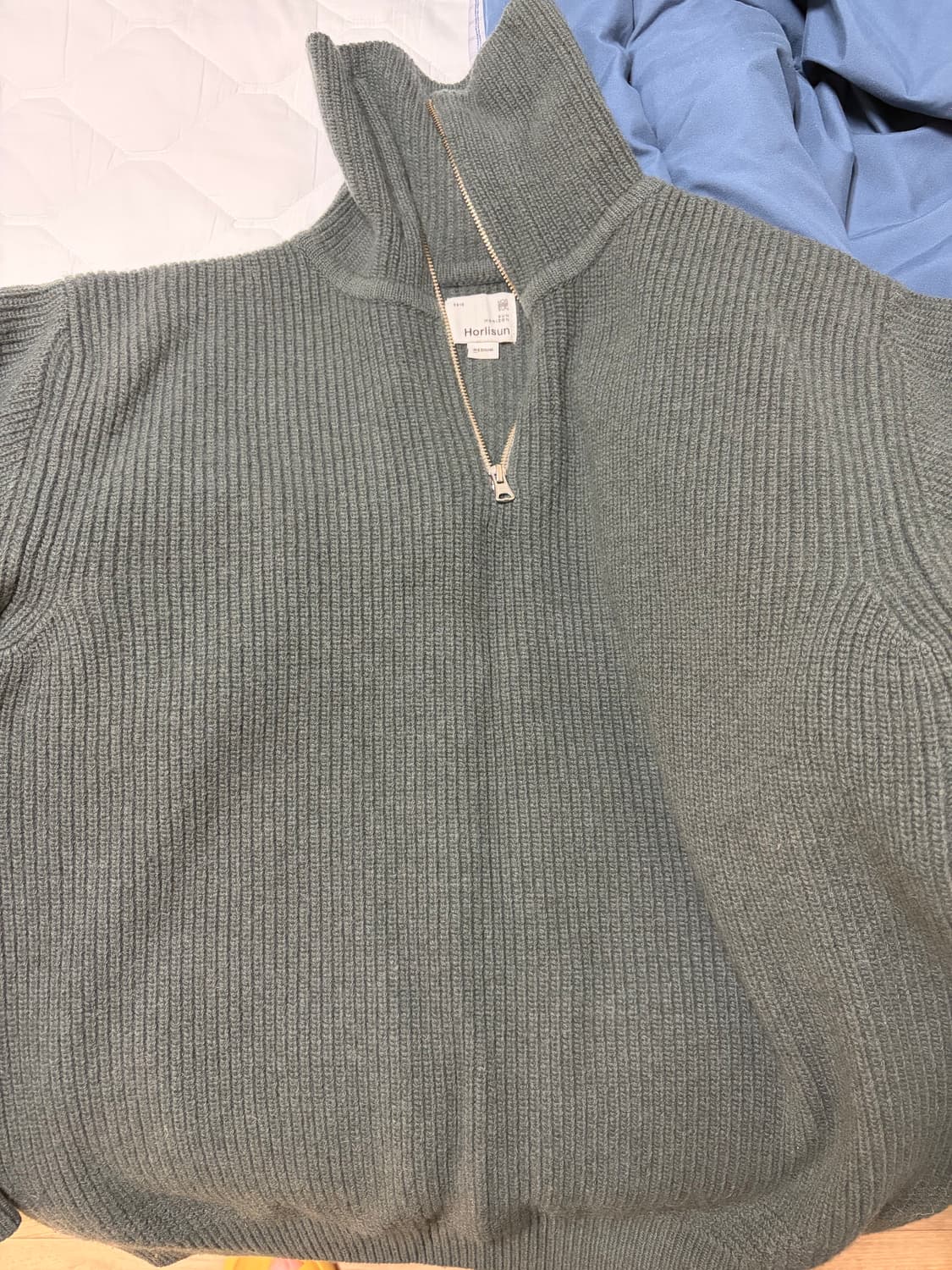 홀리선 하프집업니트 chive 색상 M 상품이미지2