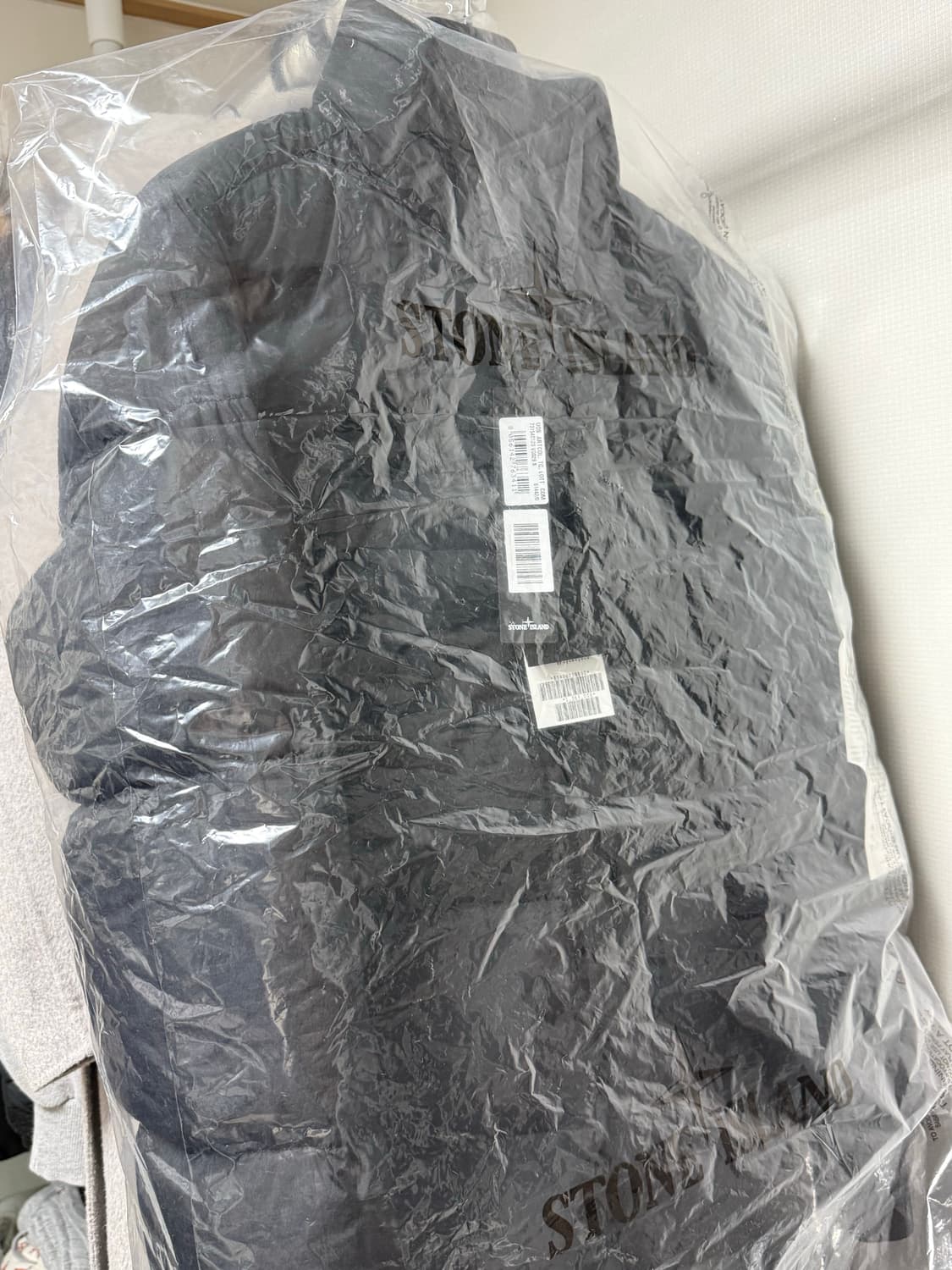 스톤 아일랜드 40123 가먼트 다이드 크링클랩스 패딩 상품이미지4