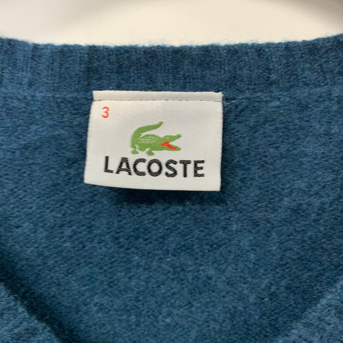 라코스테 자수로고 블루 브이넥 니트 상품이미지5
