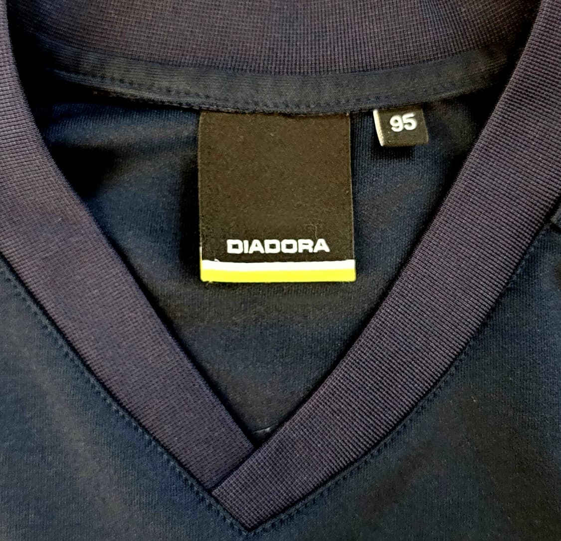 디아도라(DIADORA) K-리그 울산현대 트레이닝 웜업 티셔츠 판매 상품이미지6