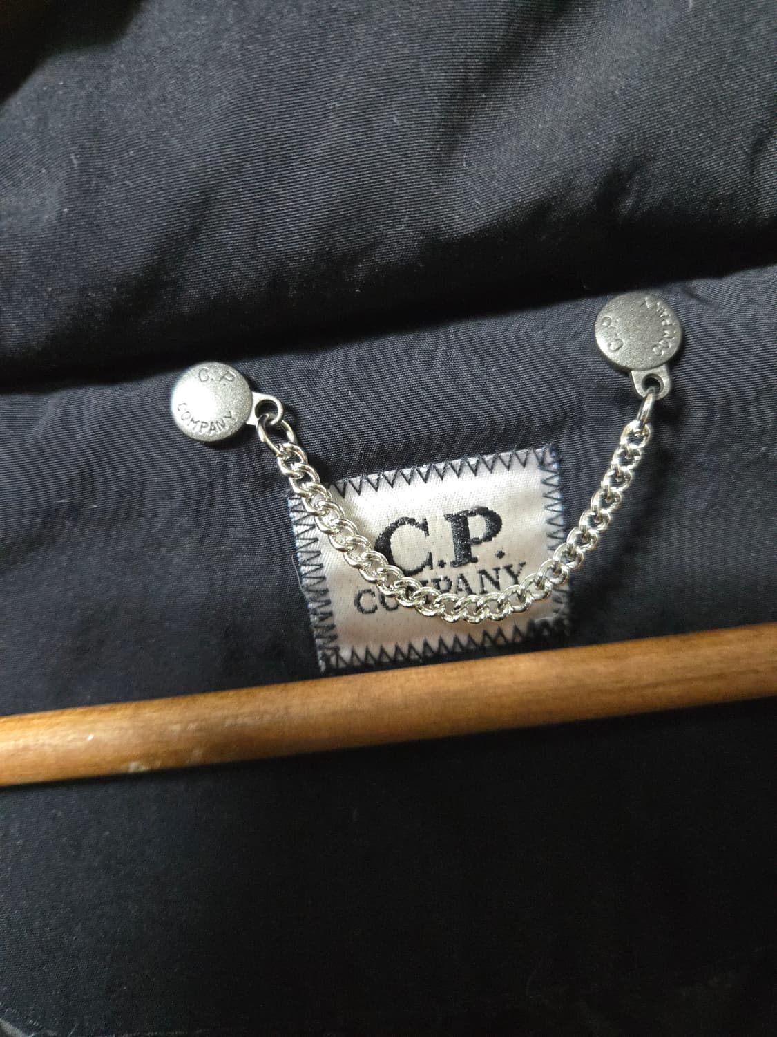 CP 컴퍼니 고글 패딩 블랙 국내 100 상품이미지7