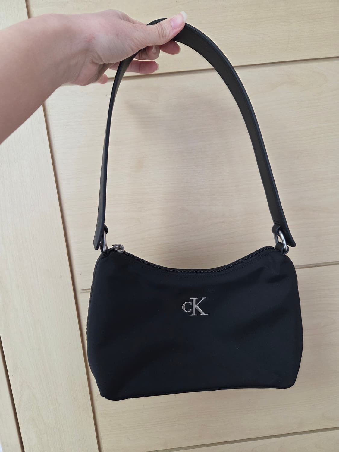 켈빈클라인 ckj 슬릭 숄더백 상품이미지2