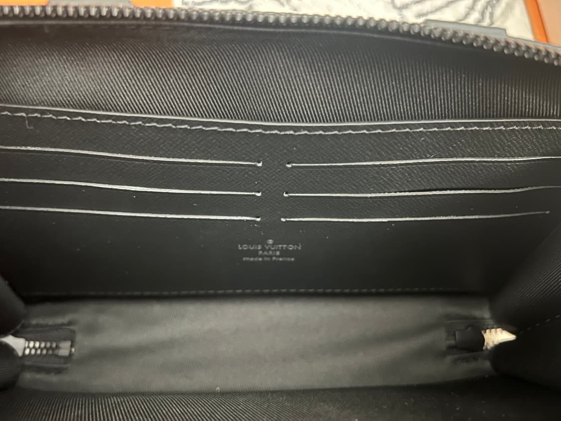 루이비통 소프트 트렁크 월렛 모노그램 이클립스 상품이미지6