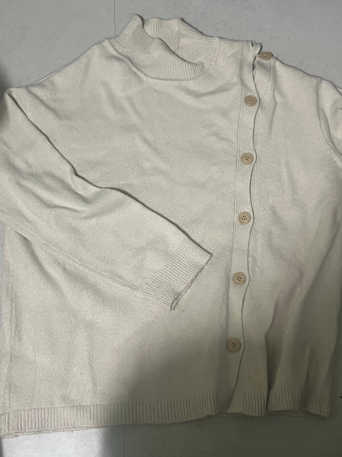 어깨트임 오프숄더 니트 핀터감성 상품이미지1