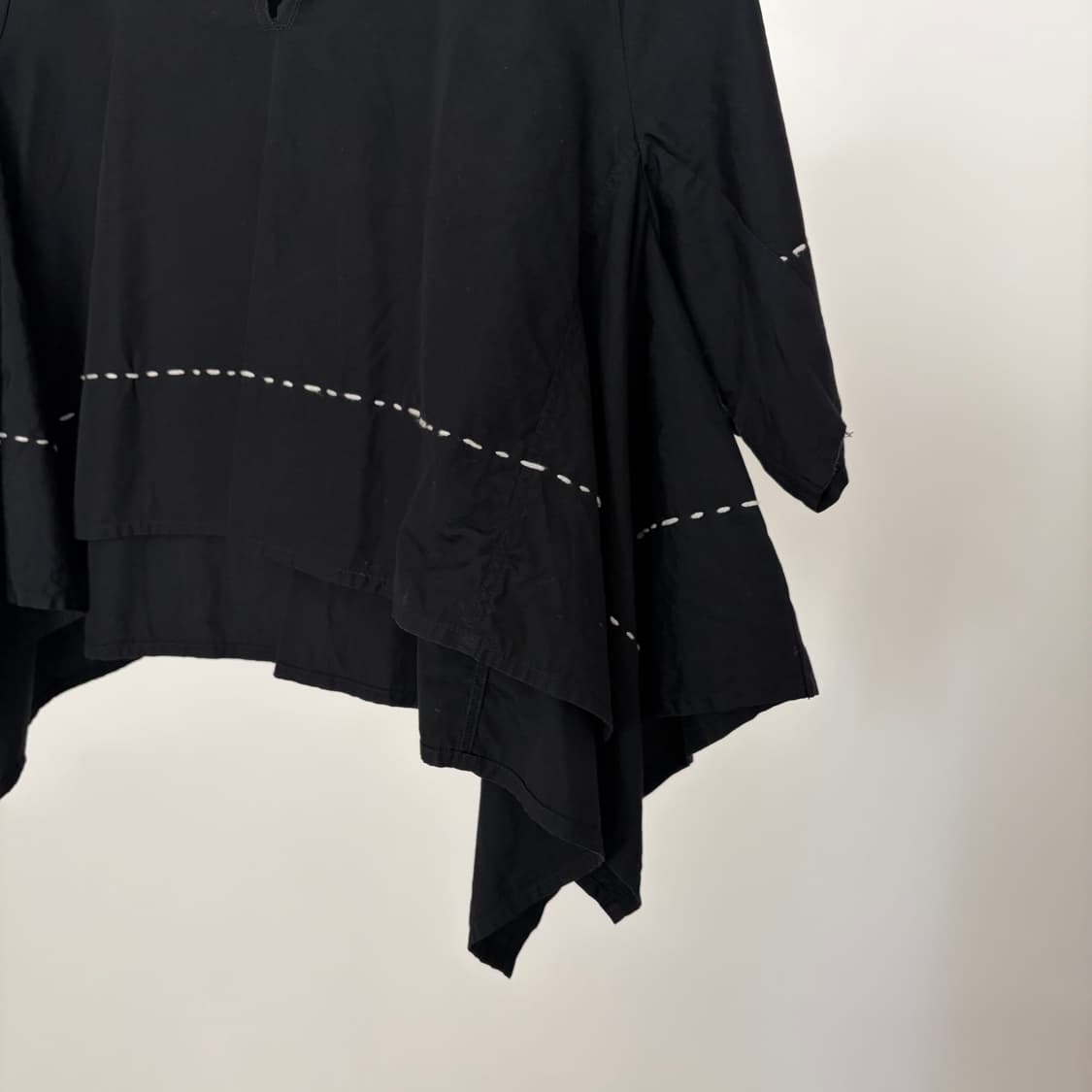 Stitch Asymmetry Half Blouse 상품이미지4