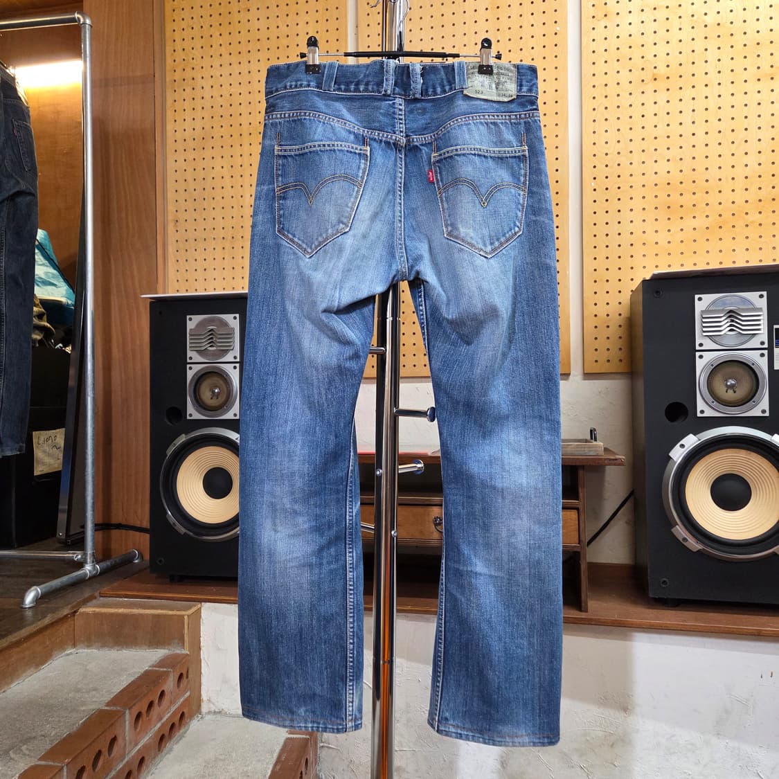 리바이스 523 디스 데미지 데님 팬츠 상품이미지2