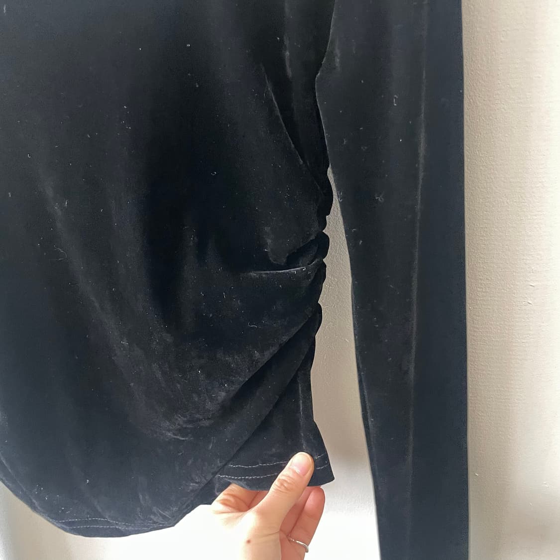 boat neck side shirring velvet top 상품이미지6