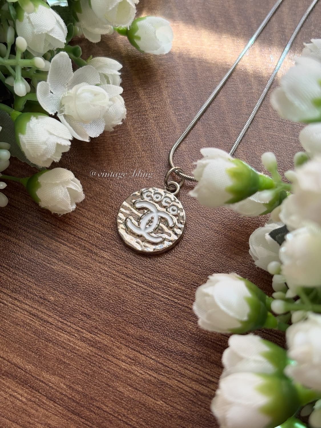 화이트) 샤넬 coco 실버 스네이크 목걸이 상품이미지1