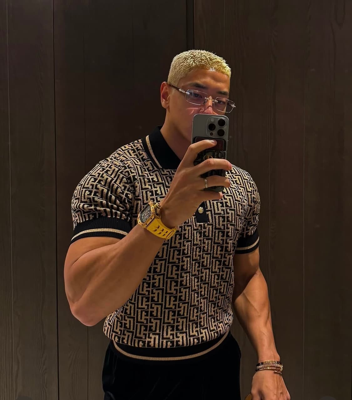 (새상품)라피나토 모노그램 반팔니트  상품이미지2