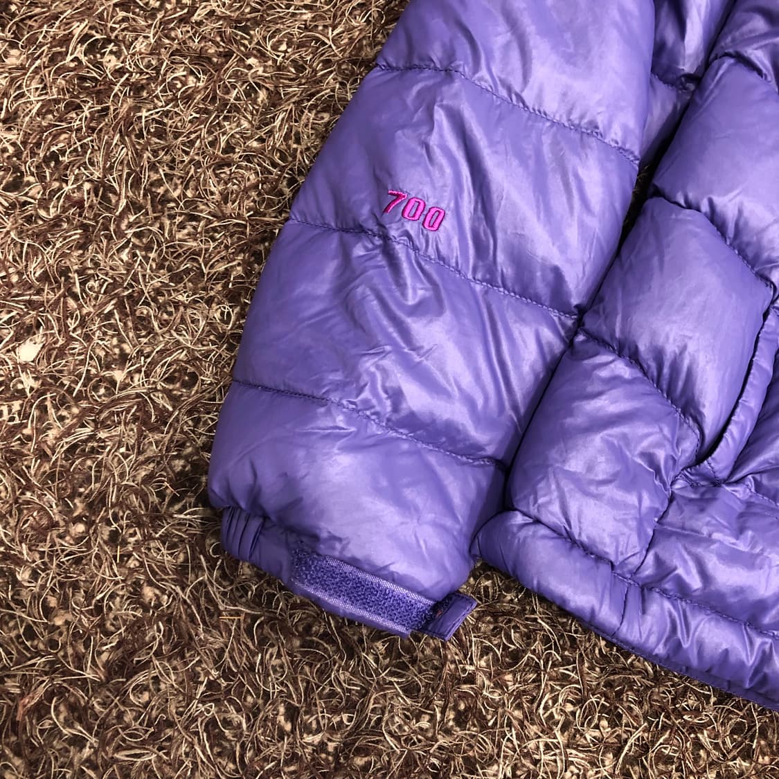 노스페이스 구스다운 700 퍼플 경량 패딩 상품이미지3
