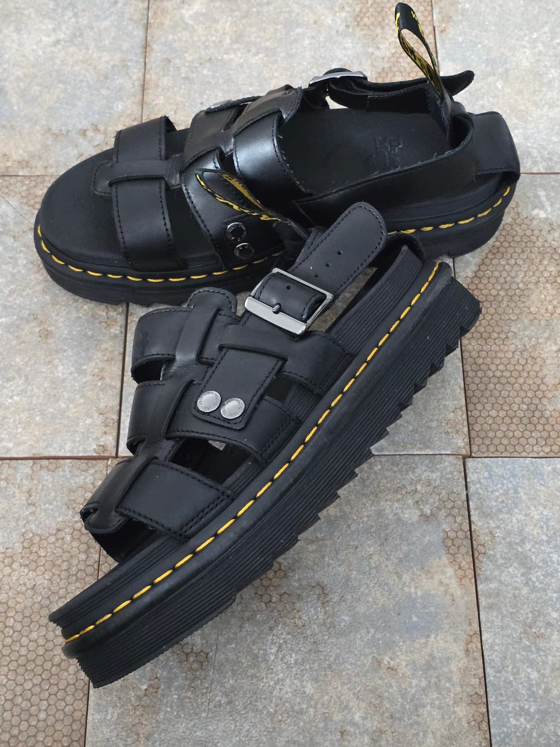 (270)닥터마틴 테리 블랙 샌들 상품이미지4