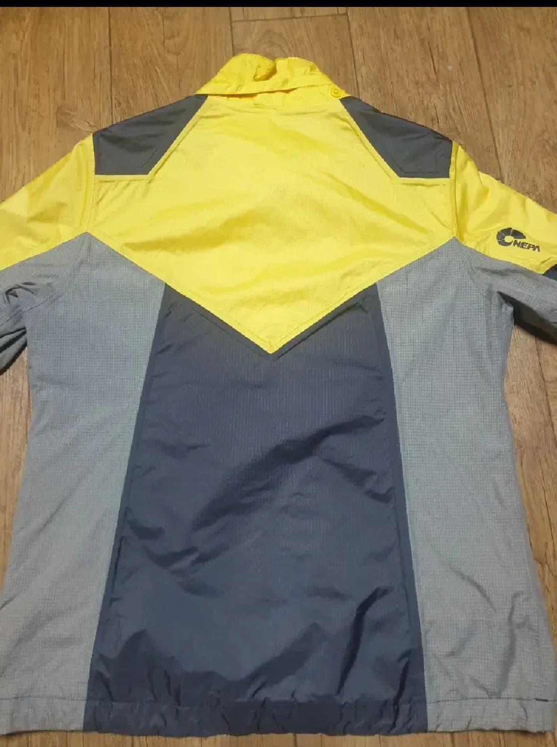 네파 아웃도어 바람막이 95 사이즈입니다 상품이미지5