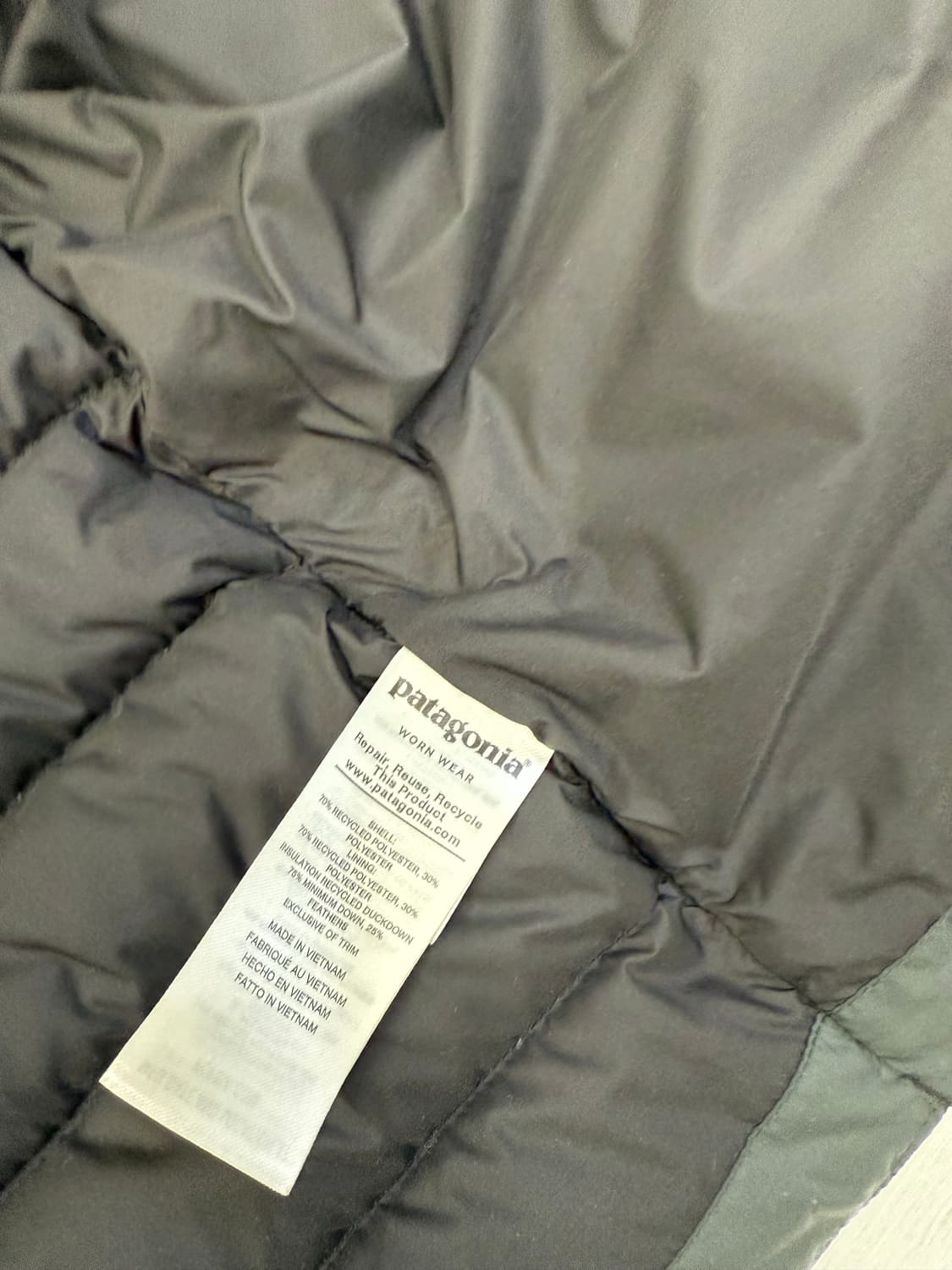 파타고니아 셔츠 패딩 M 사이즈 그레이 색상이에요  상태 너무 좋아요 찢 상품이미지8