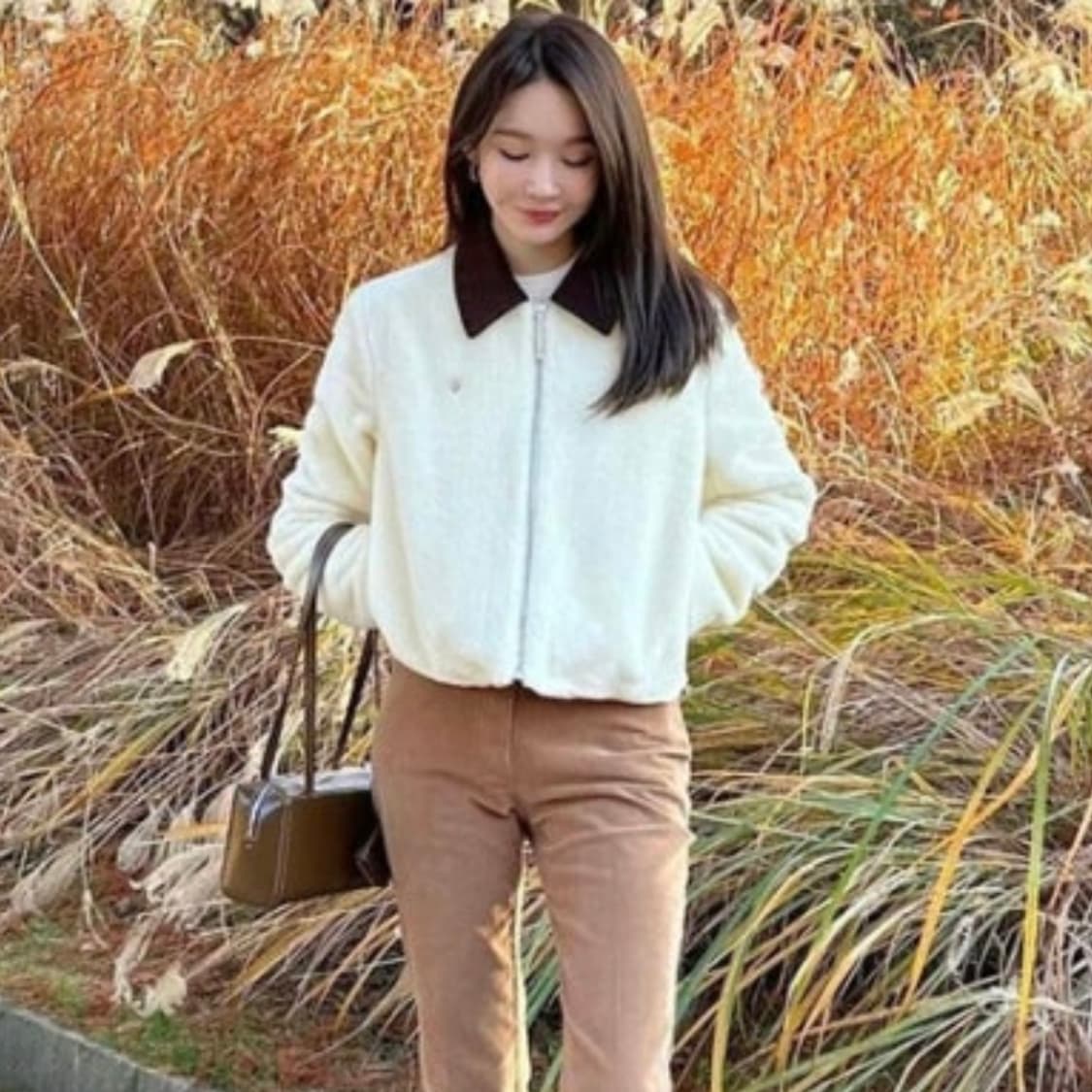 아비에무아(Avie muah) 폭스 시어링 크롭자켓 55-66 상품이미지3