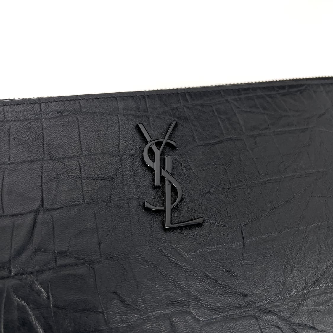 생로랑 모노그램 레더 클러치백 블랙 (667686) 상품이미지5