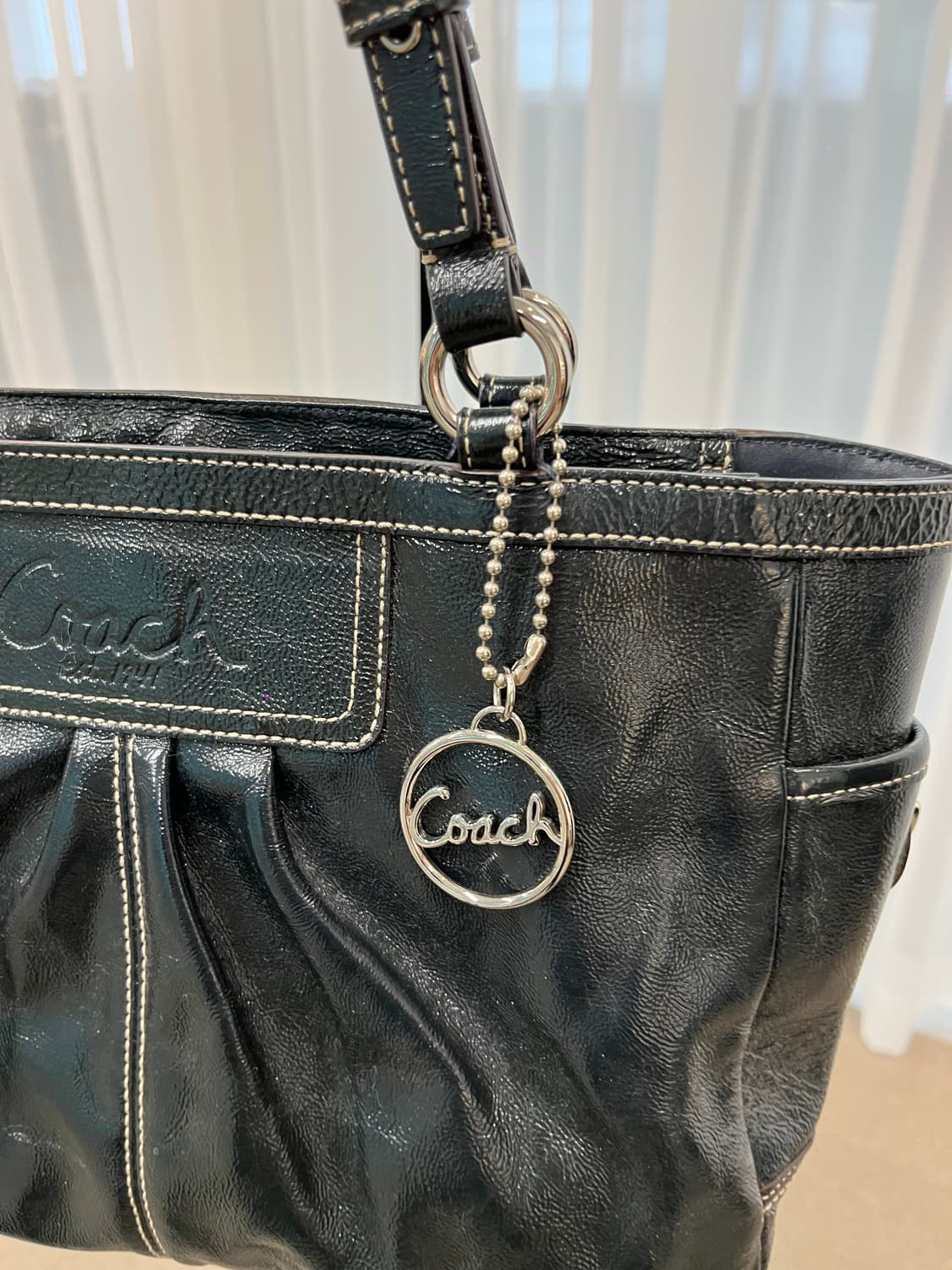 Coach Black Enamel Square Bag 상품이미지4