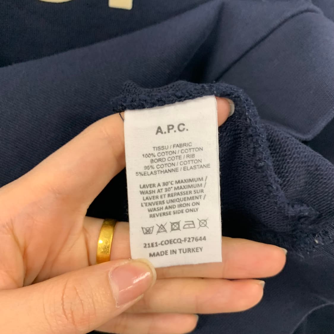 Apc 아페쎄 스펠아웃 네이비 맨투맨 상품이미지4