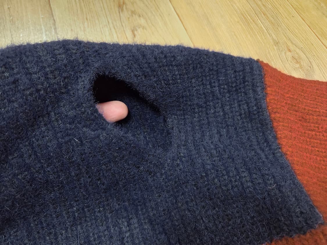 쿠오세(KUOSE) 컷아웃 스트라이프 니트 프리사이즈 새상품 상품이미지3