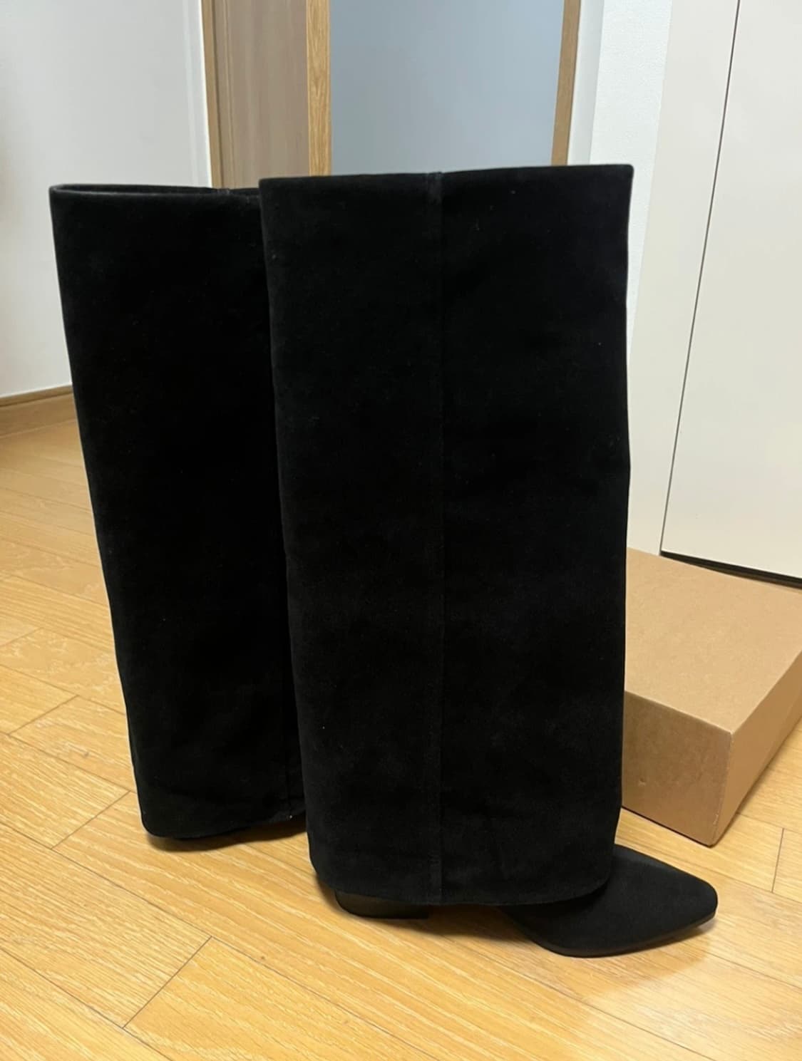 새상품 스틸레토 스웨이드 폴딩부츠 235사이즈 상품이미지1