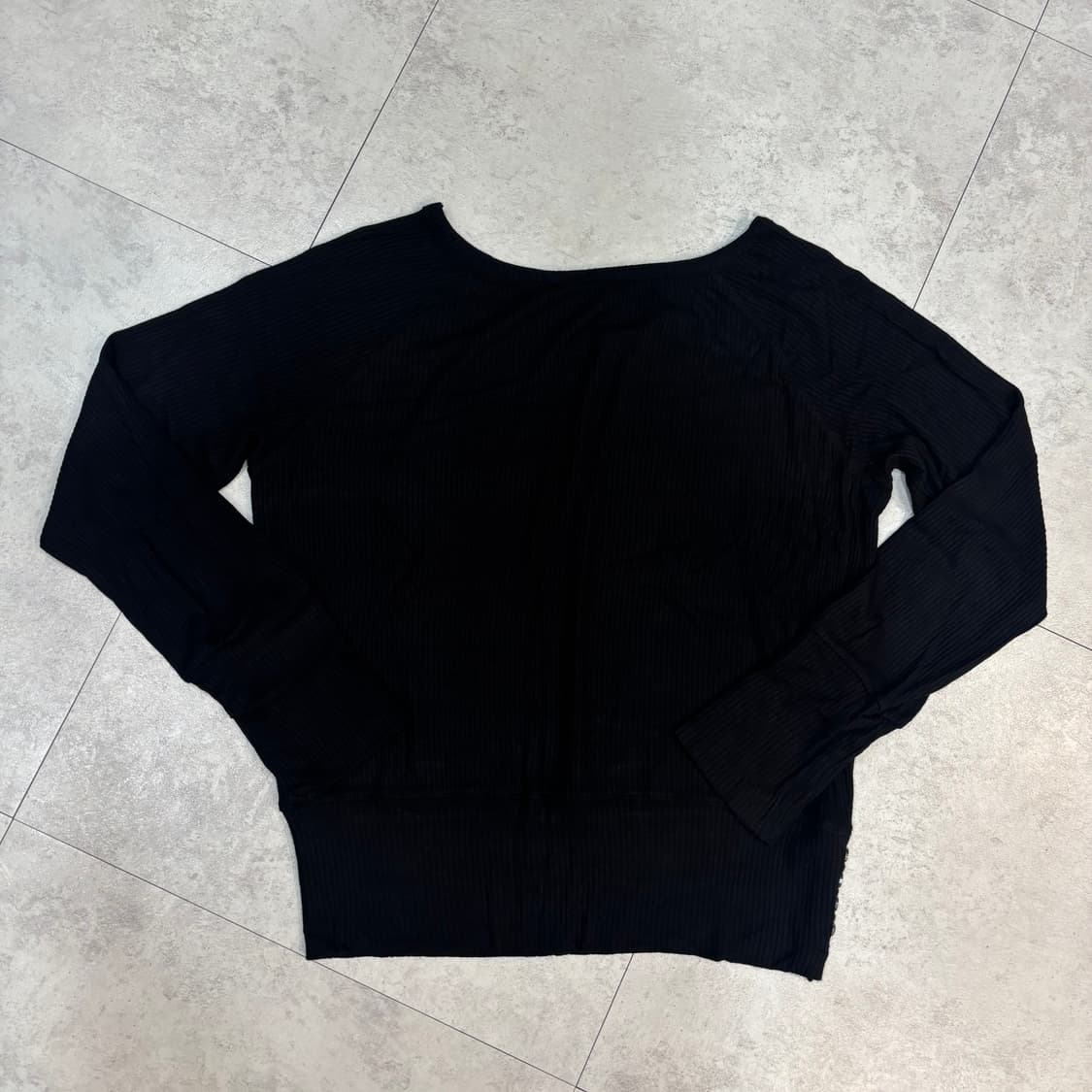 보헤미안서울) Loose Boat Neck Long Sleeve BK F 상품이미지3