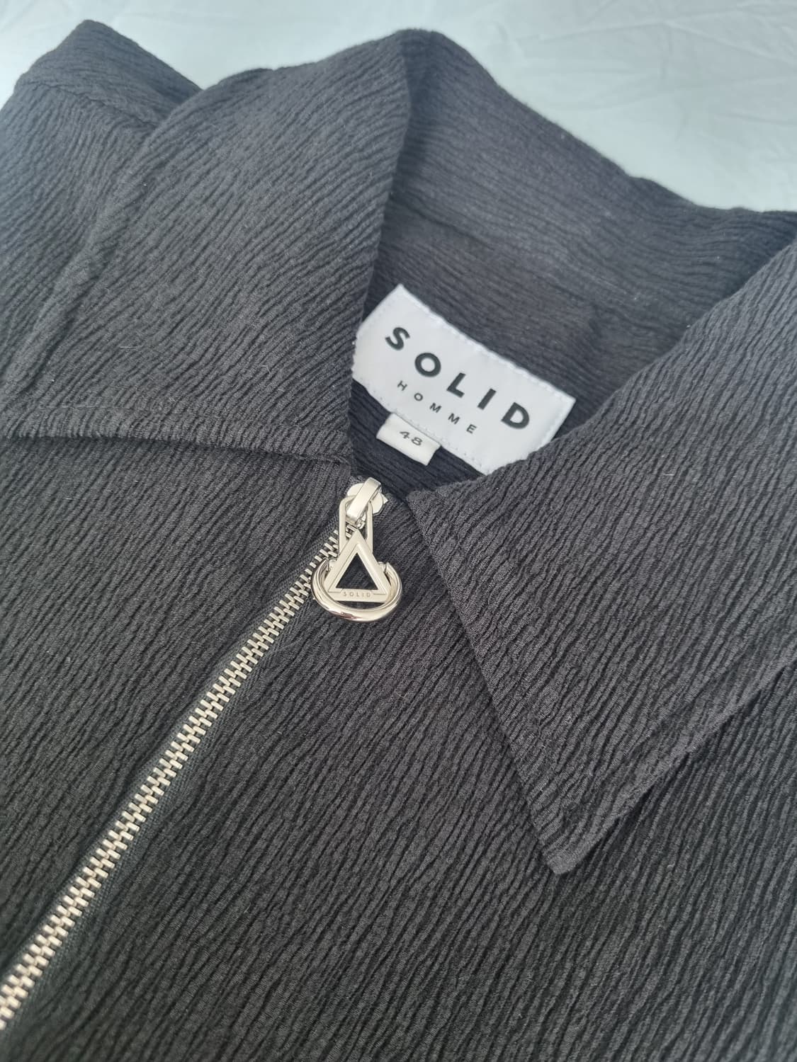 솔리드옴므
23SS 크링클 하프집업 반팔 티셔츠 상품이미지4