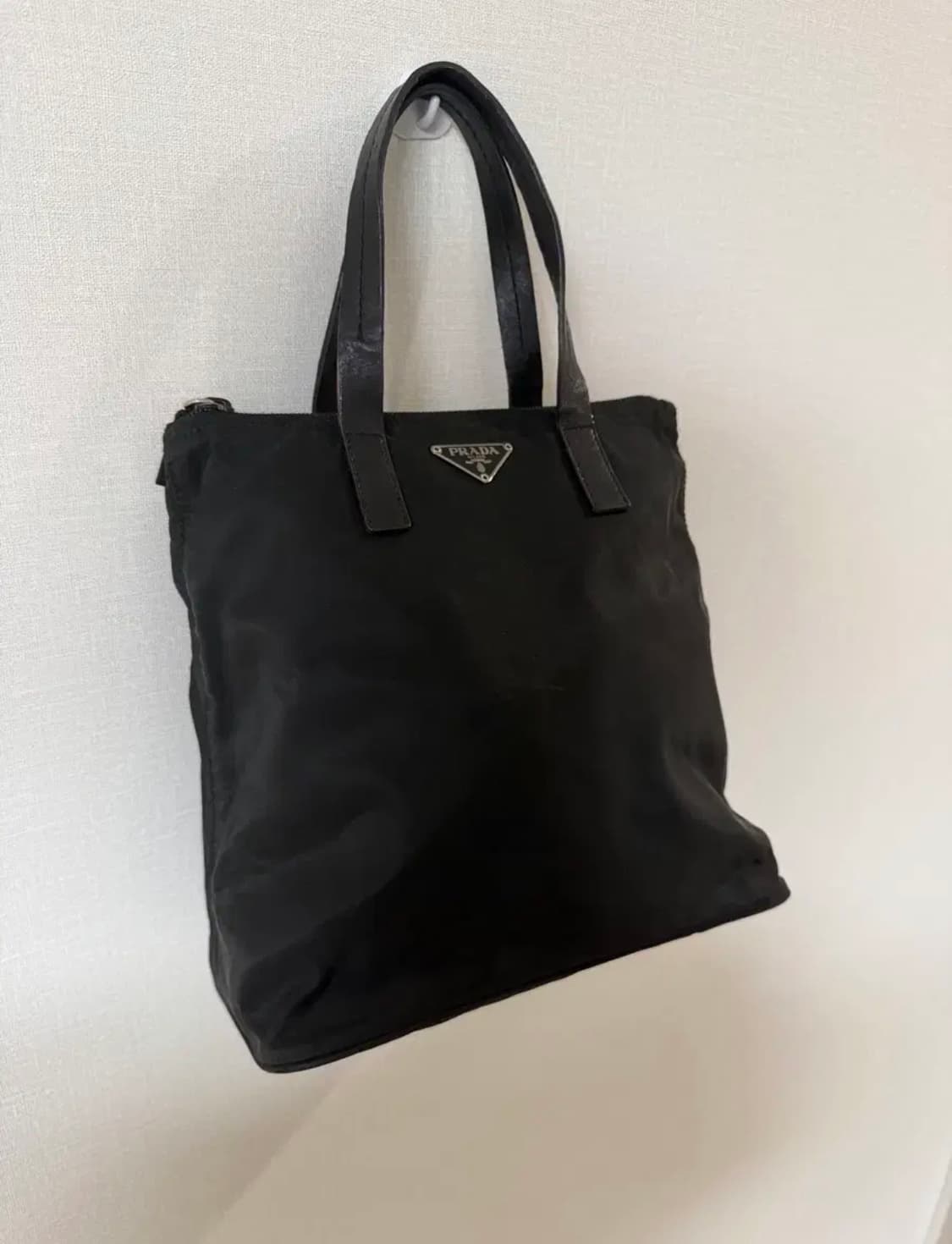 정품 프라다 포코노 나일론 토트백 블랙 상품이미지2