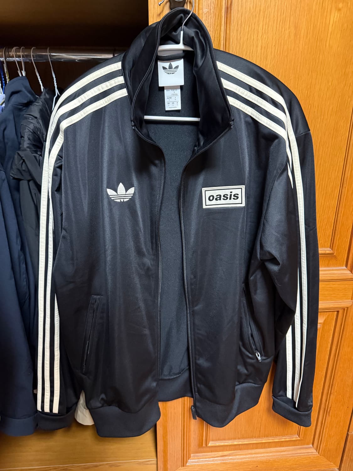 오아시스 아디다스 트랙탑 S 상품이미지1