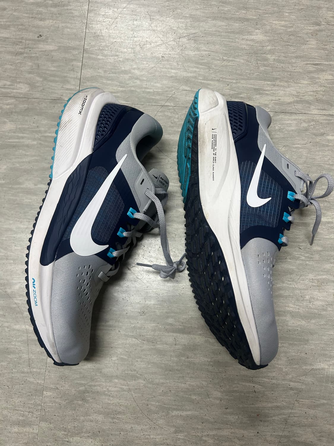 나이키 줌 보메로 15 남성 런닝화 275 상품이미지3