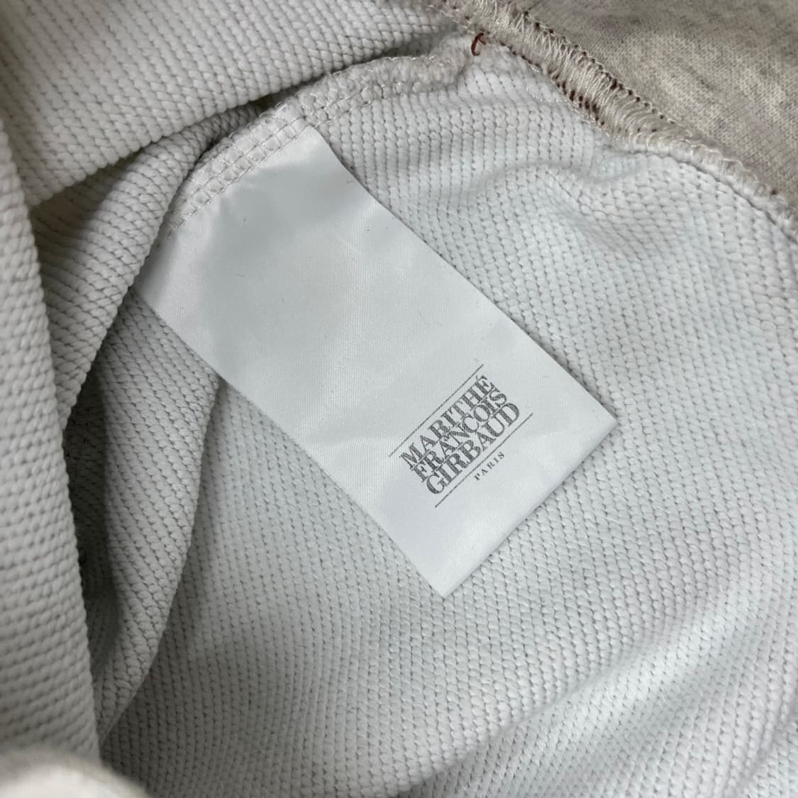 마리떼 프랑소와저버 브라운로고 백멜란지 크롭 맨투맨 상품이미지5