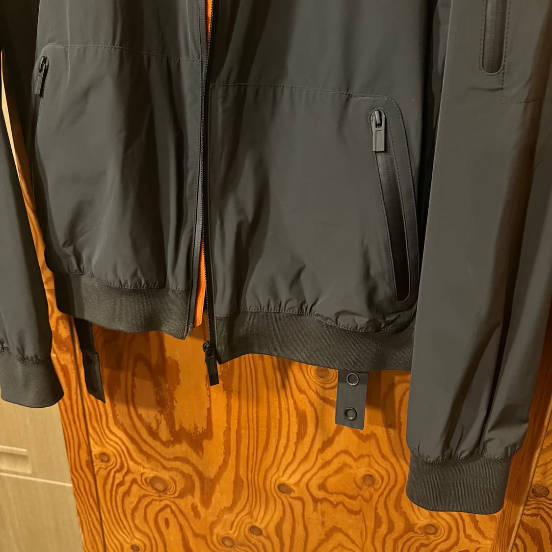 에르메스 봄버 자켓 판매 합니다. 상품이미지8