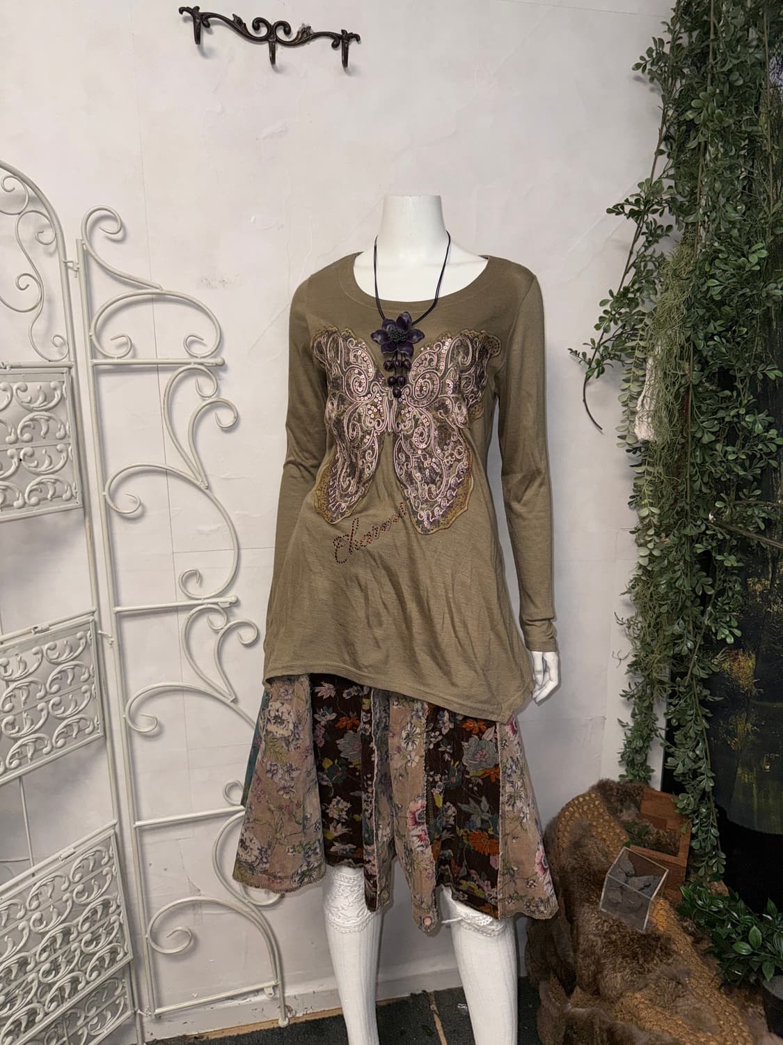 Khaki oriental butterfly unbalanced 긴팔티 상품이미지1