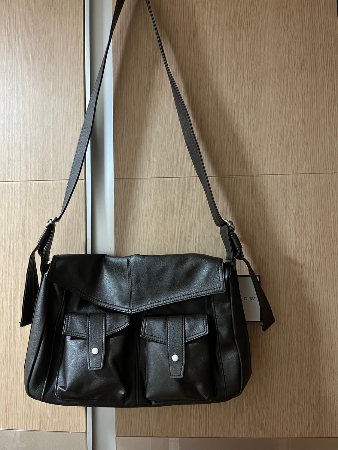 비슬로우 카메라백 다크브라운 새상품 팝니다 상품이미지1