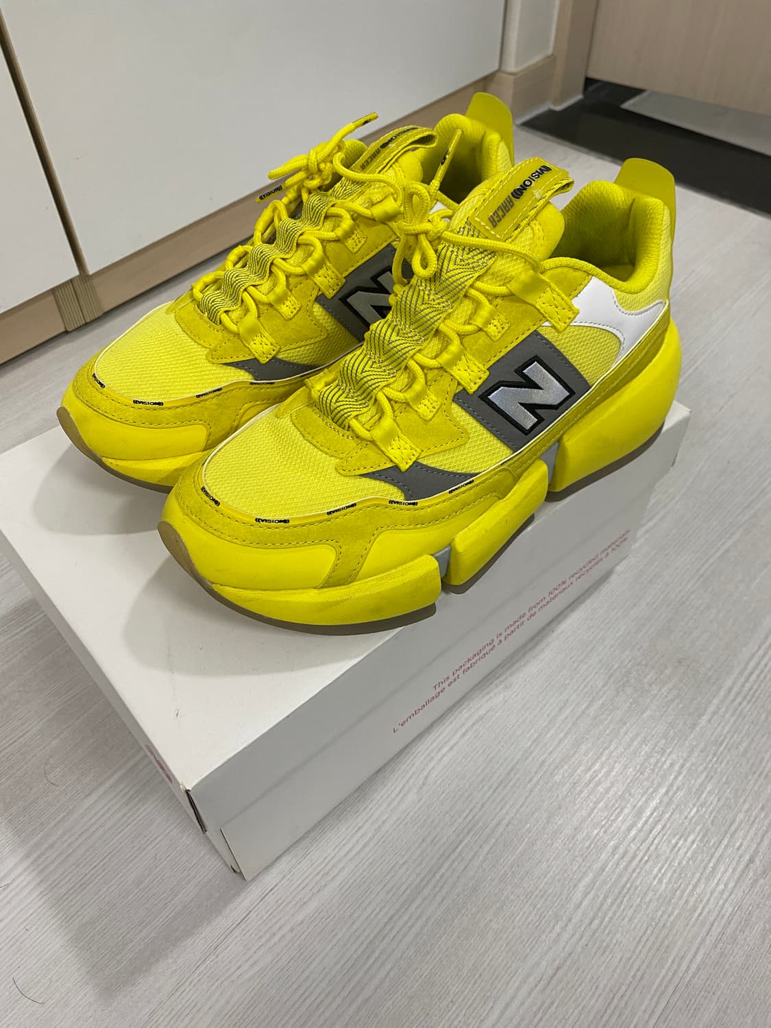 뉴발란스 제이든 스미스(jaden smith) 비전레이서 옐로우 상품이미지1