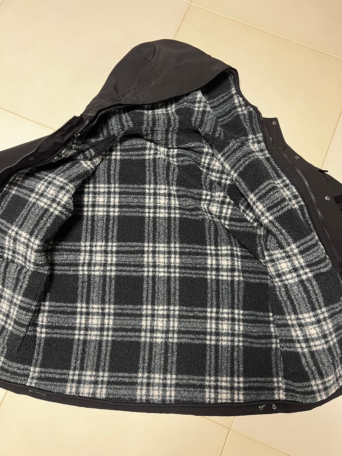 유니클로 jw앤더슨 마운틴자켓 상품이미지3