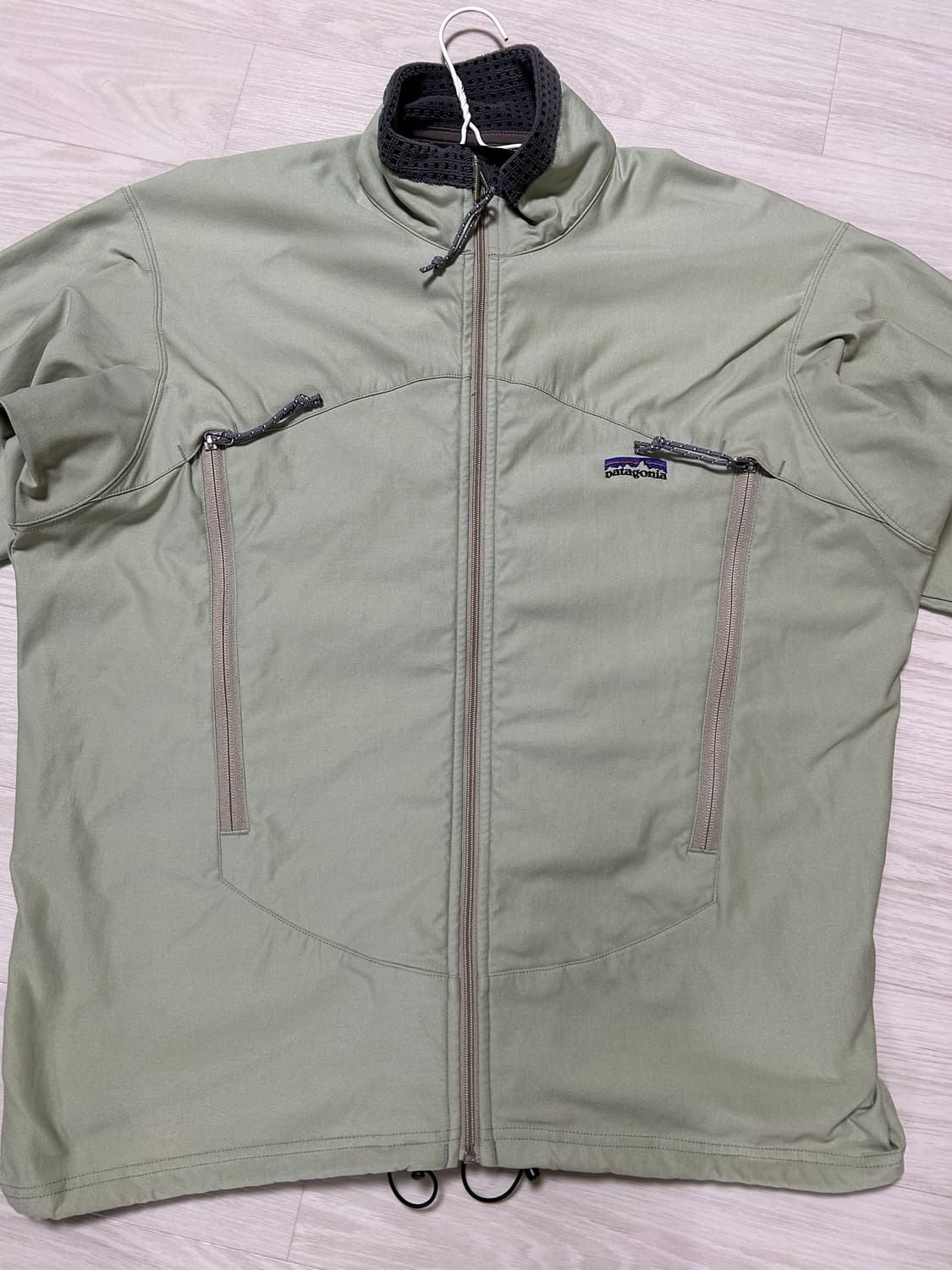 파타고니아 레귤레이터 R 자켓  상품이미지1