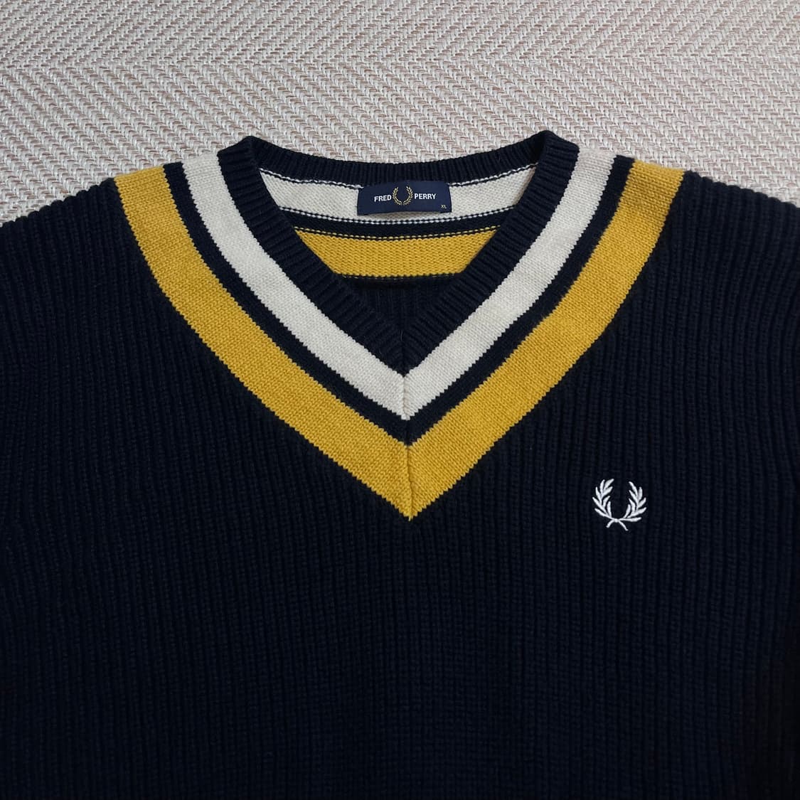 [정품] 프레드페리 블랙 브이넥 빅 두툼 니트 [ XL ] 상품이미지3