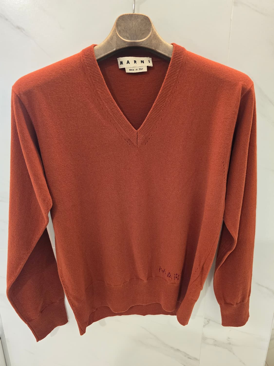 마르니 울 로고 브이넥 스웨터 상품이미지1