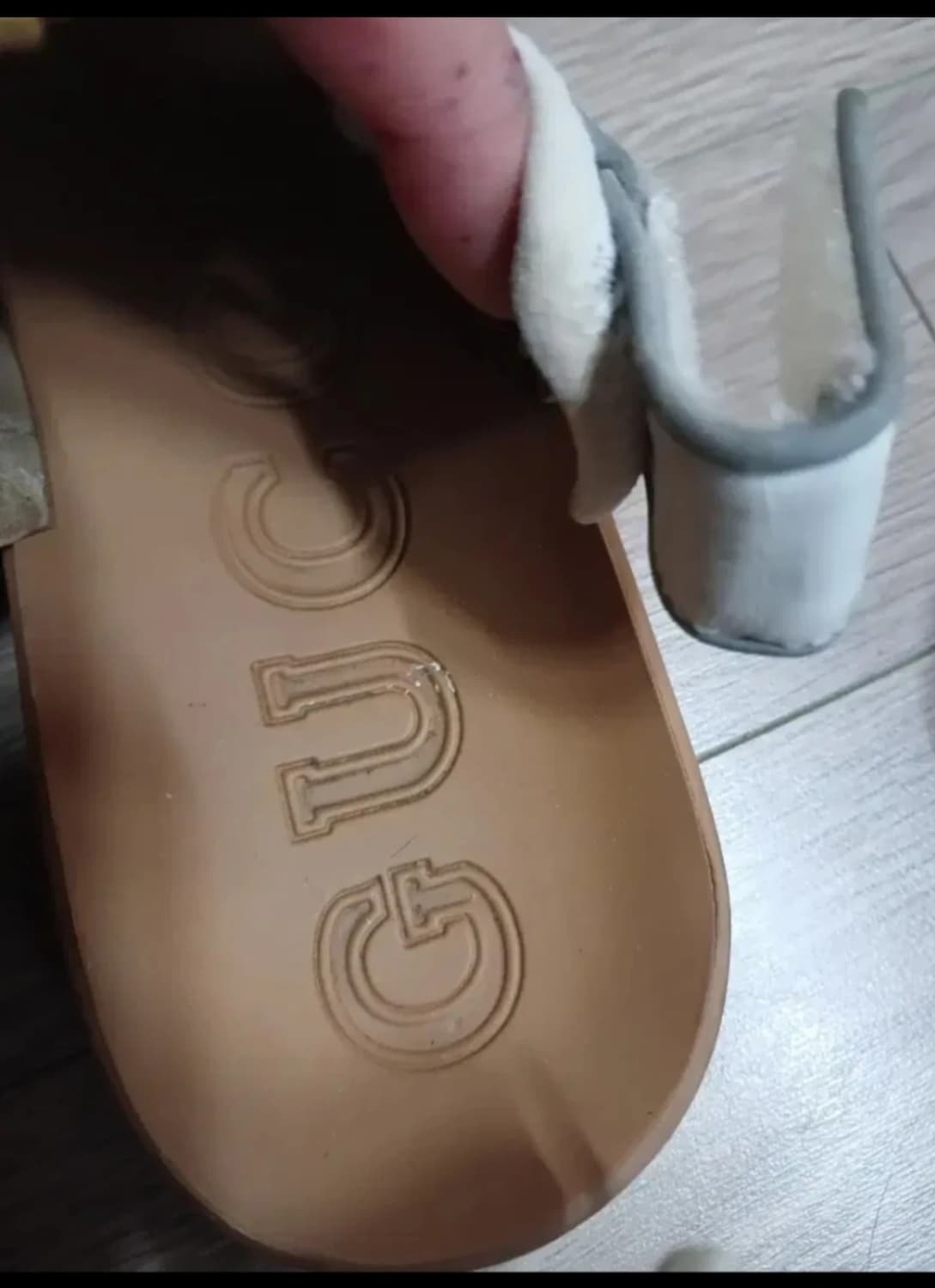 구삐 틴셀 스포트 샌들 상품이미지4