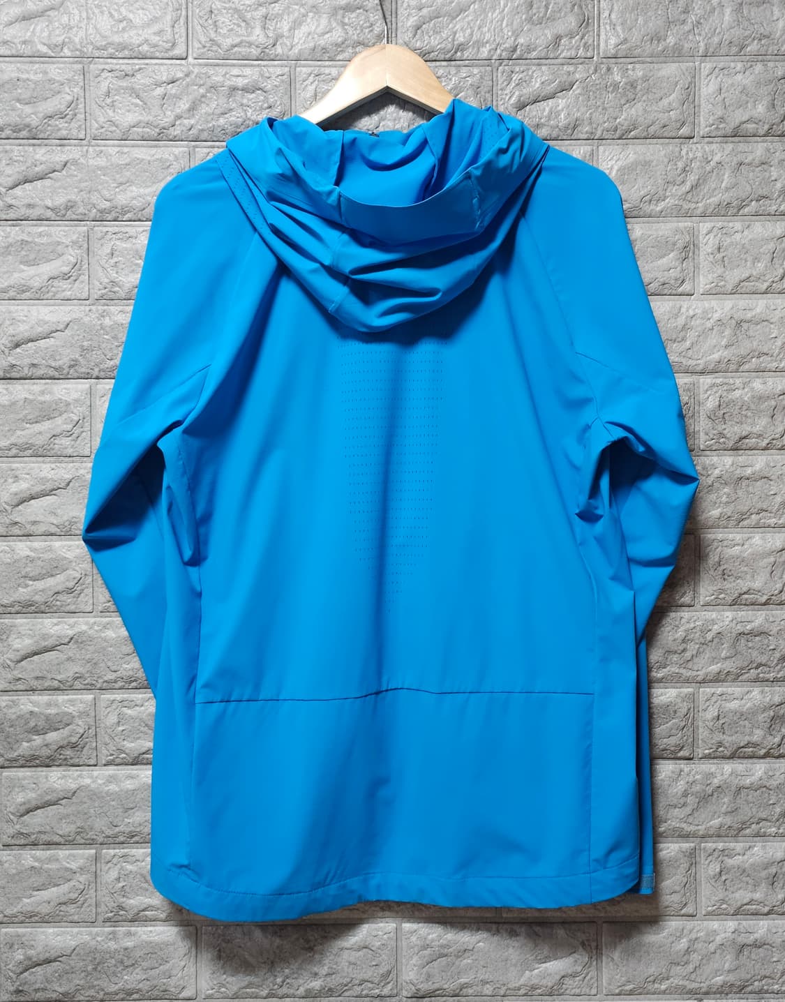 데상트 런닝후드집업 100 상품이미지3