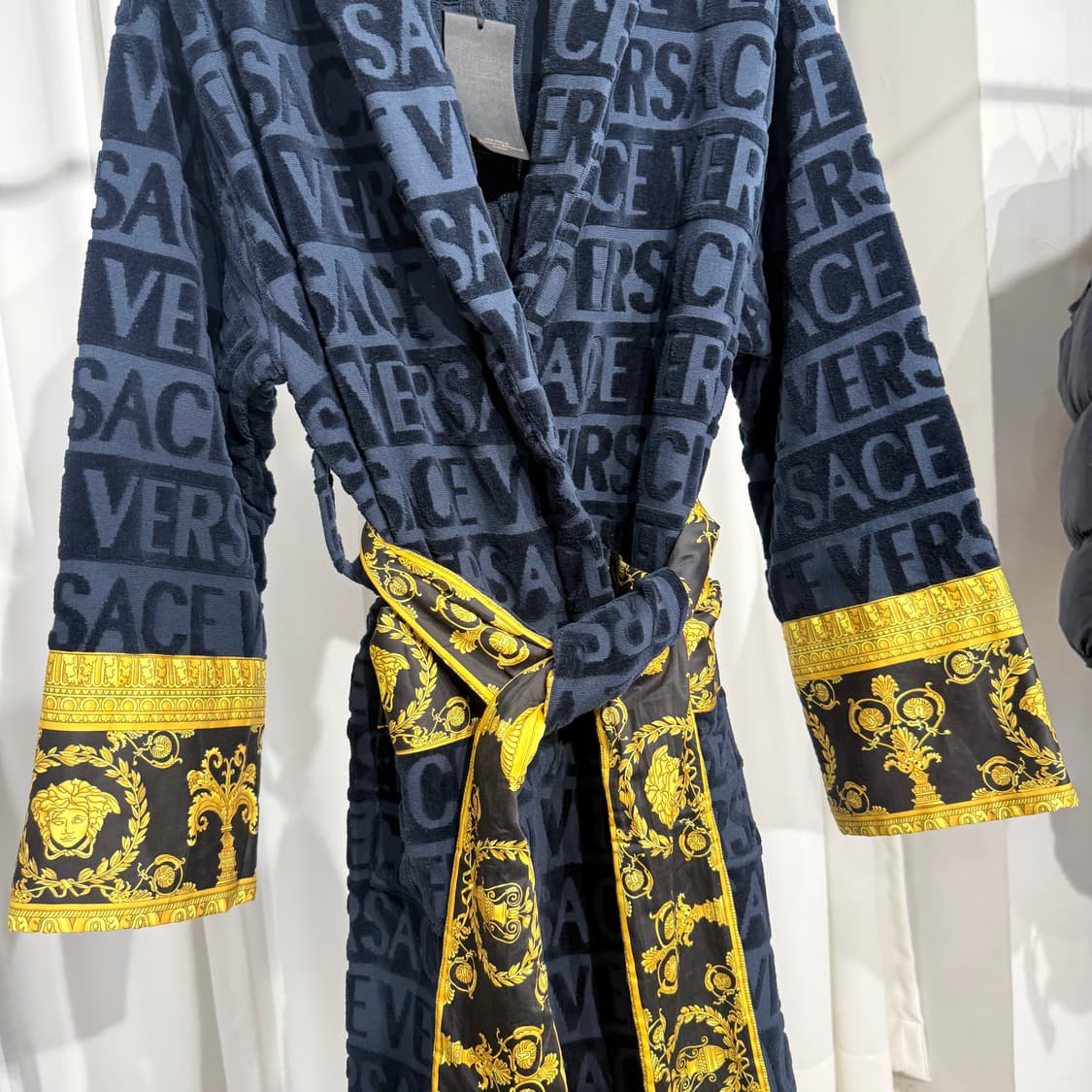 [정품][새상품급] 베르사체 바로코 로브 컬렉션바스 로브 가운 블랙 상품이미지3