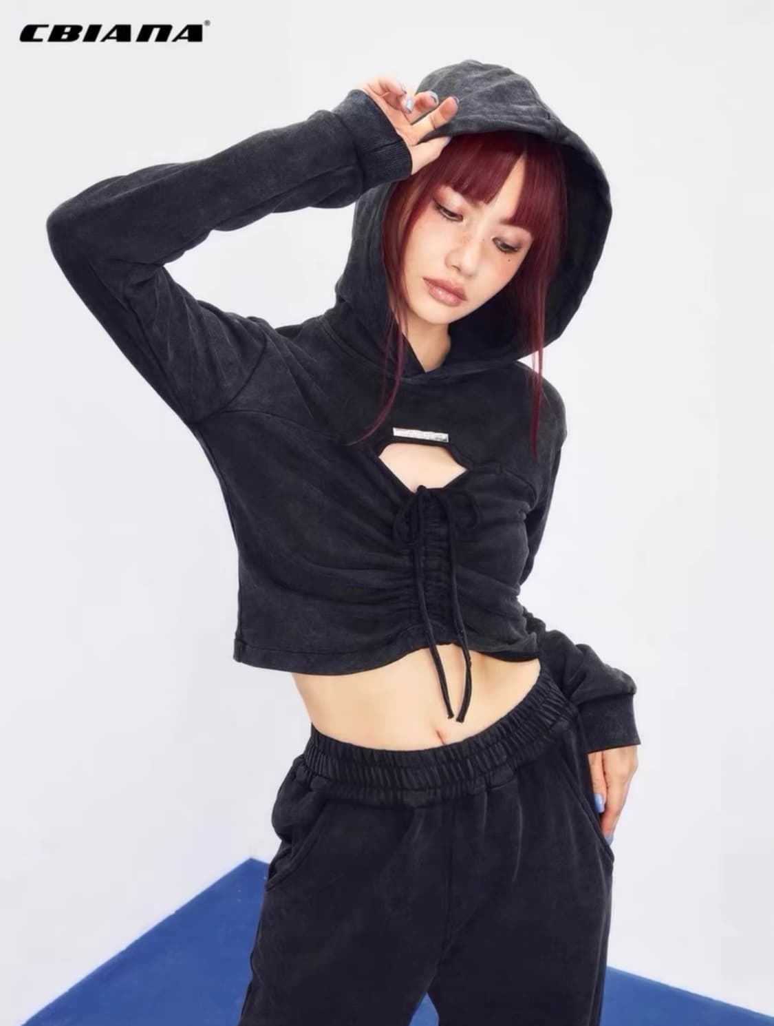 빈티지 피그먼트 컷아웃 셔링 크롭 후드 상품이미지1