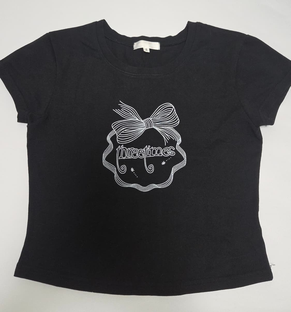 (2개 일괄) 쓰리타임즈 리본 티 블랙, 아이보리 s 상품이미지1