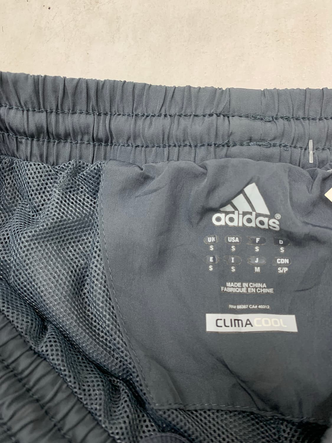 아디다스 차콜 트랙팬츠 상품이미지4